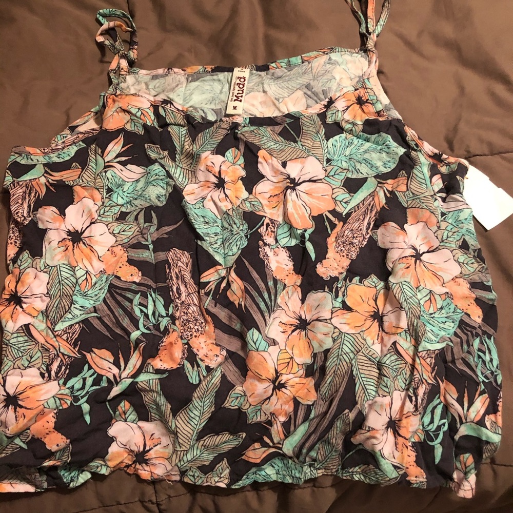 Mudd Floral Medium. Not brand new but in good condition-bought it from Plato’s